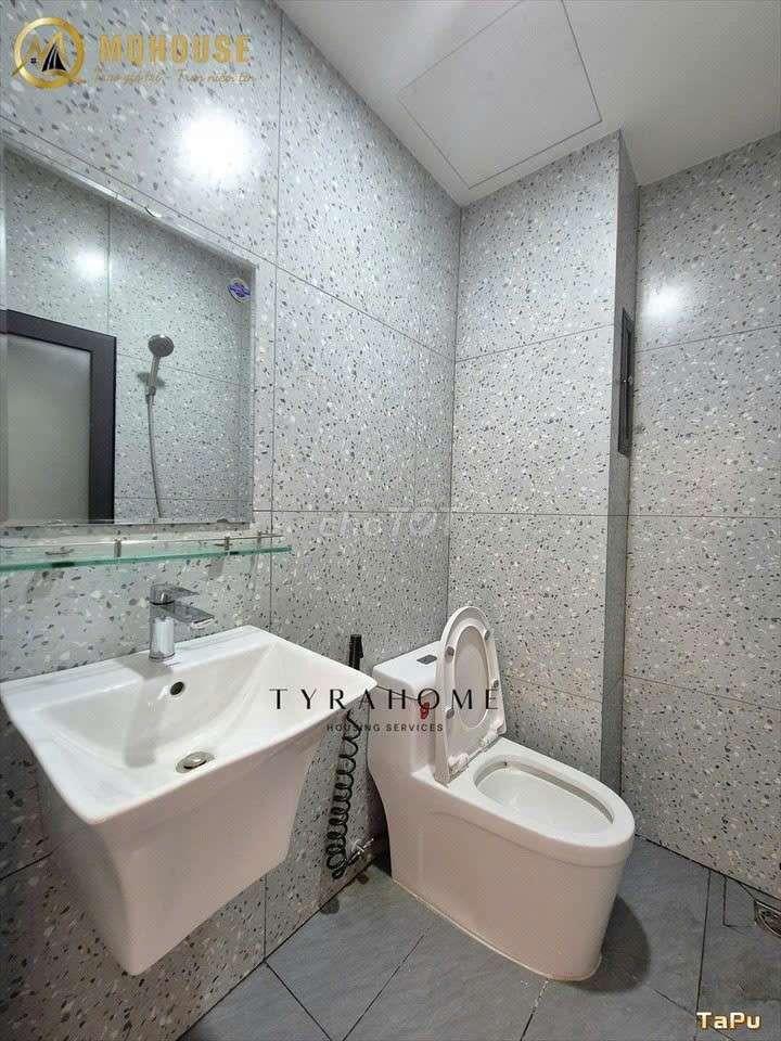 Căn hộ đẹp giá rẻ, thang máy, Full nội thất, ngay đại học Văn Lang