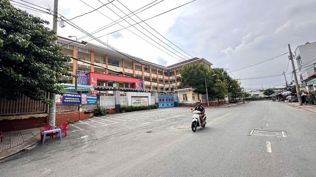 Cho thuê nhà nguyên căn giá thuê 7tr/tháng, cọc 1 tháng