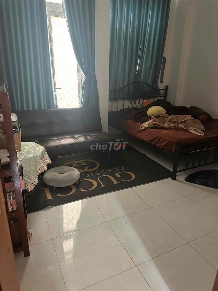2 phòng 1master 1 thường 2 máy lạnh nguyên lầu.PVH
