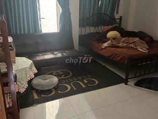 2 phòng 1master 1 thường 2 máy lạnh nguyên lầu.PVH