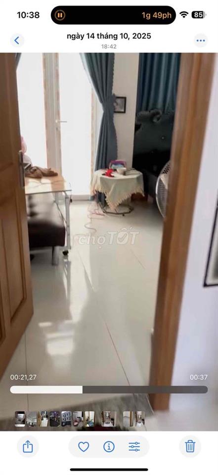 Nhà nữ ngay phạm văn hai.