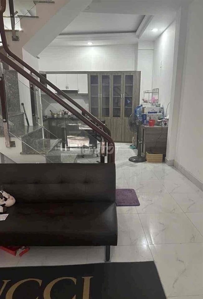Nhà nữ ở ghép giá đã bao gồm điện nước.Phường 2 ngay chợ PVH.