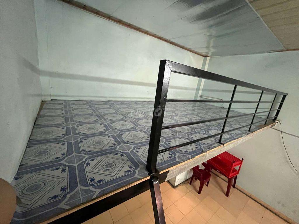 Cho Thuê Phòng Trọ Gác Lửng, Có Ban Công Thoáng Mát – Q. Tân Phú (cũ)