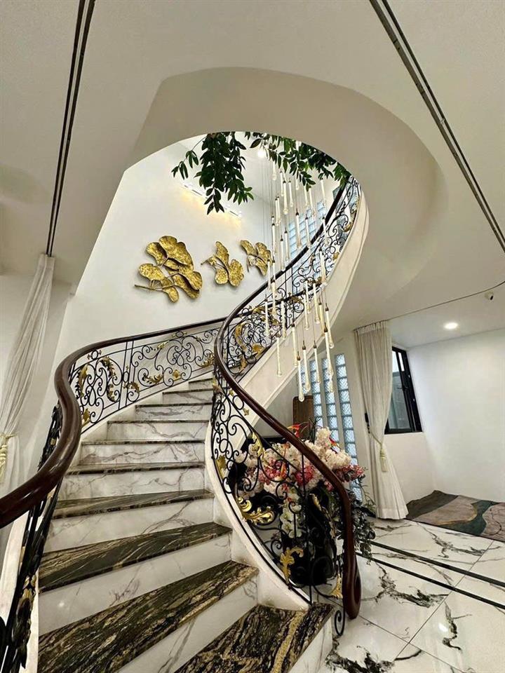 nhượng lại penthouse 2 tầng 500m2