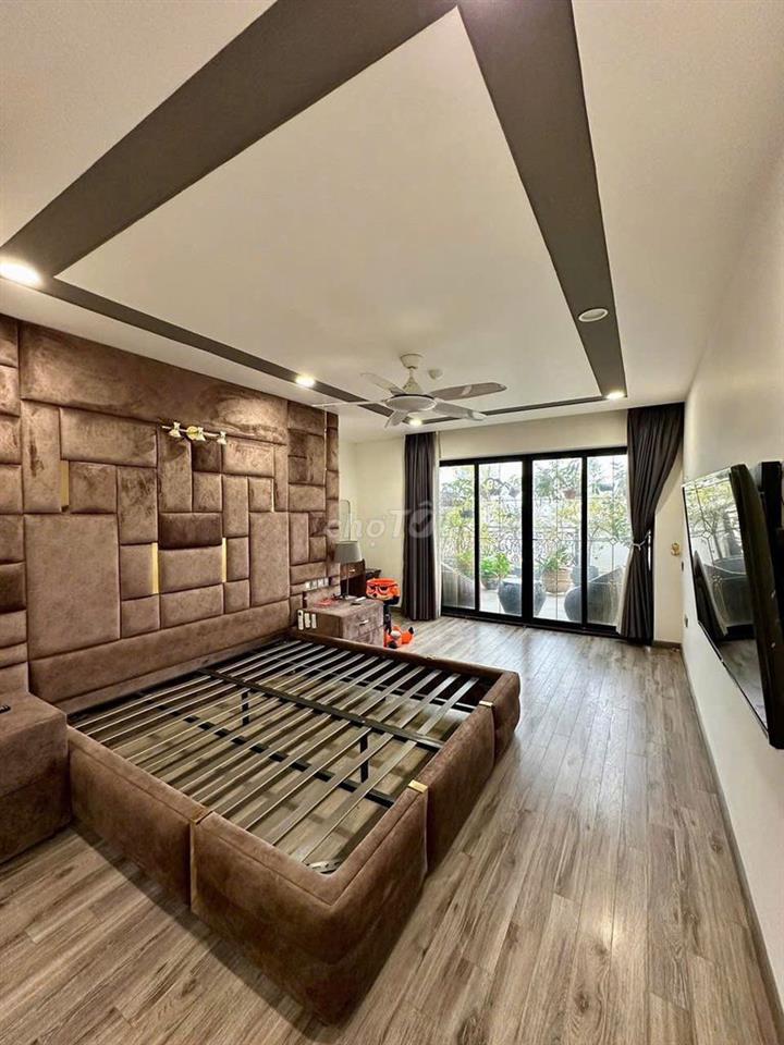 nhượng lại penthouse 2 tầng 500m2