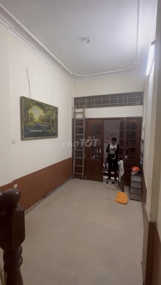 Cho thuê nhà ngõ phố Nguyên Hồng