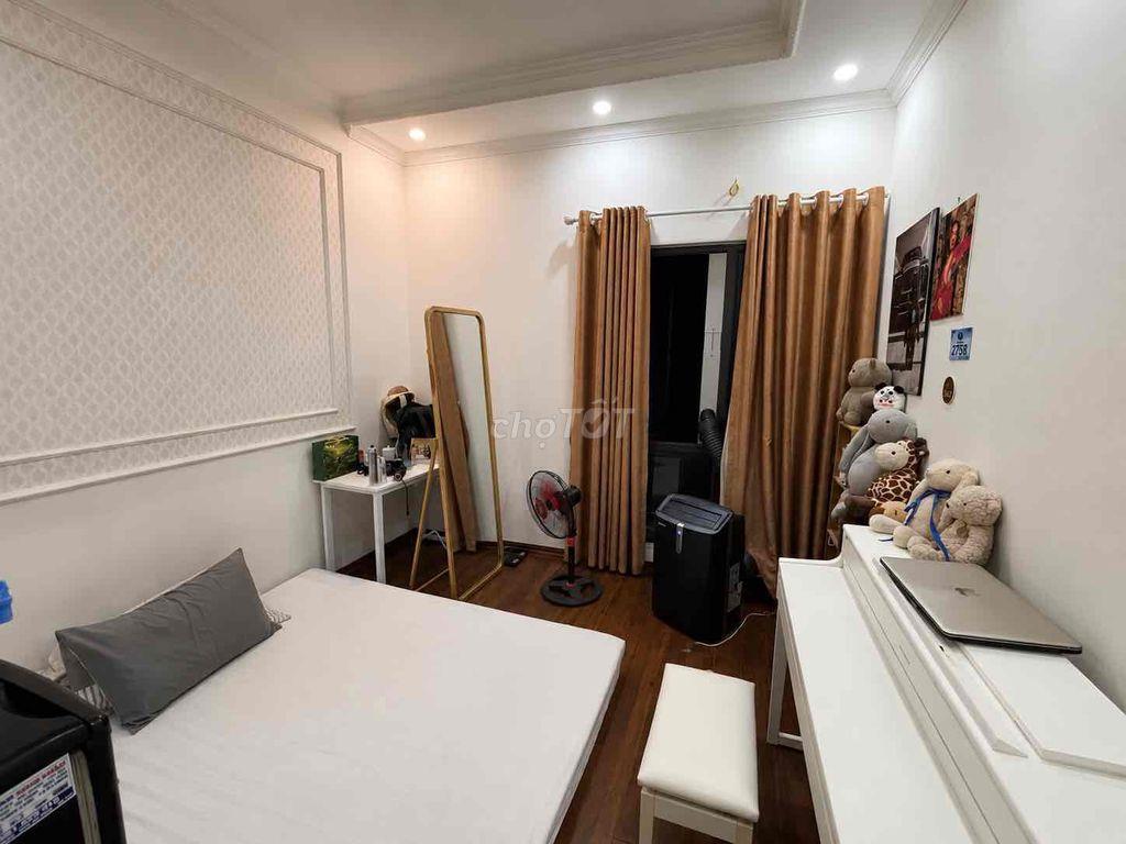 nhượng lại phòng ở tầng 2 trong nguyên căn tại kim mã thượng