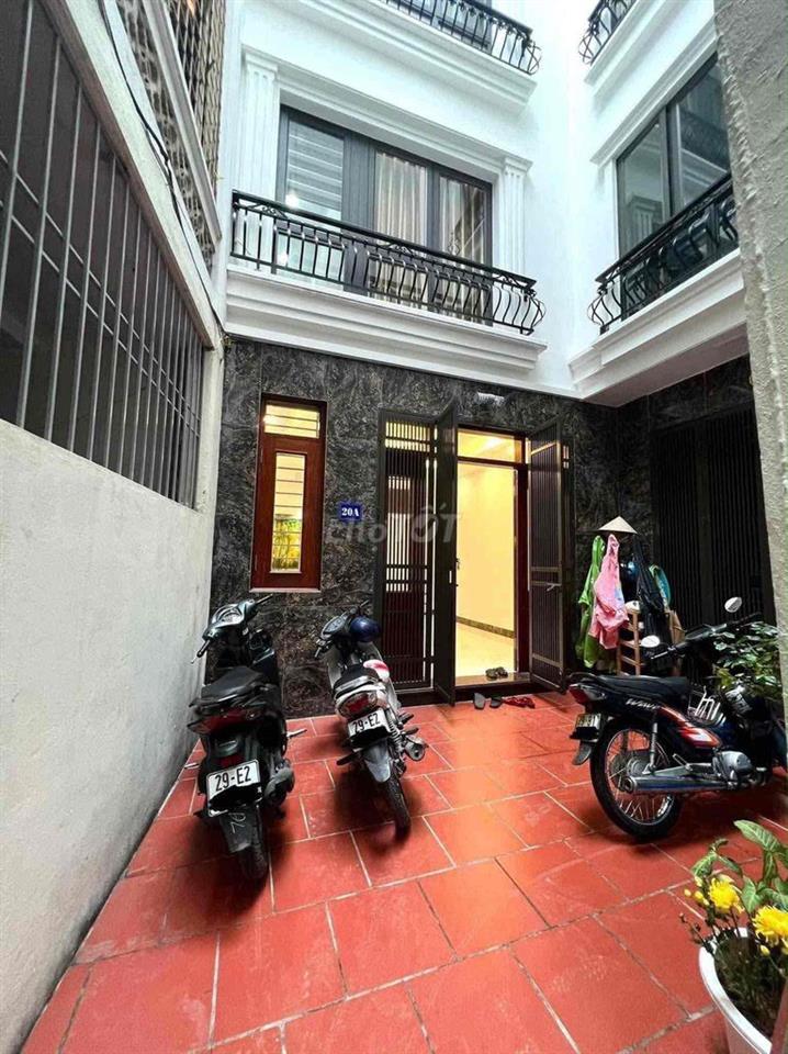 nhượng lại phòng ở tầng 2 trong nguyên căn tại kim mã thượng