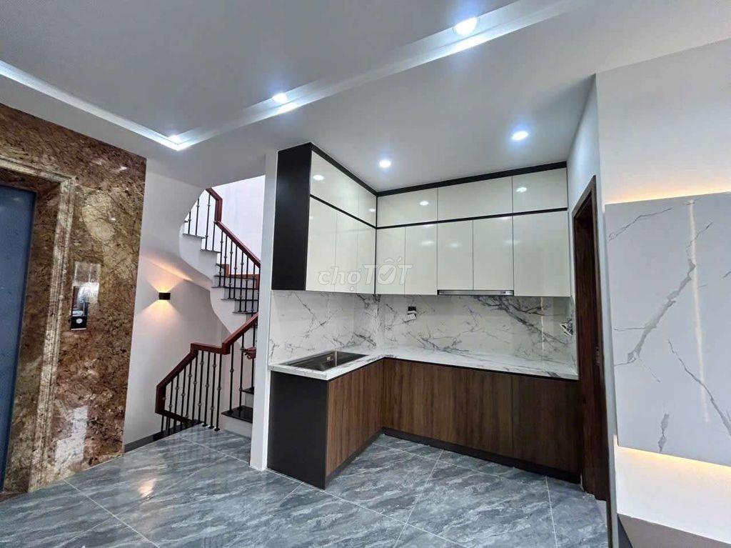 Cho thuê nhà mới 55m² – 6 tầng thang máy – Khâm Thiên