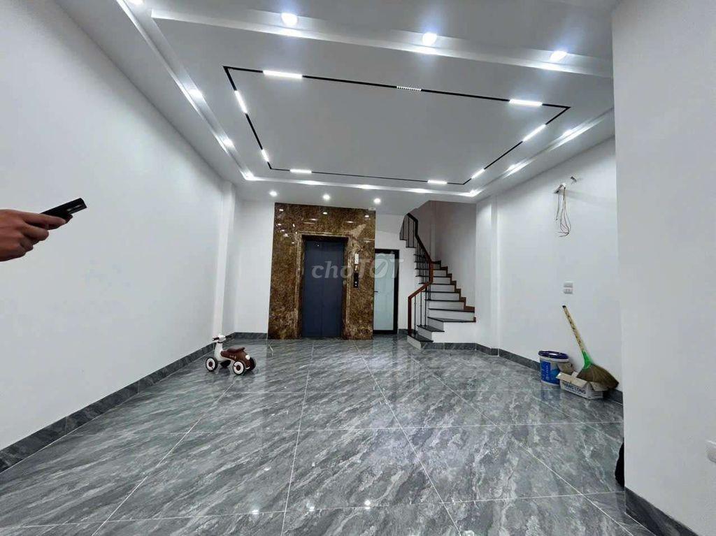 Cho thuê nhà mới 55m² – 6 tầng thang máy – Khâm Thiên