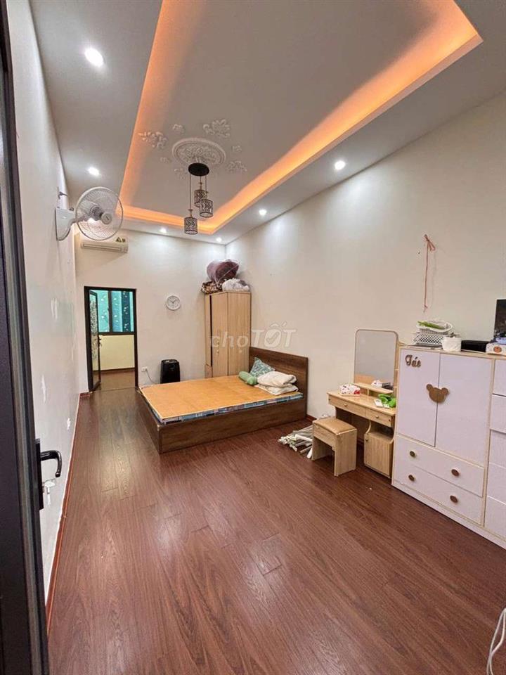 Cho thuê nhà 3PN 3WC Đường Láng, Đống Đa – 15 triệu/tháng