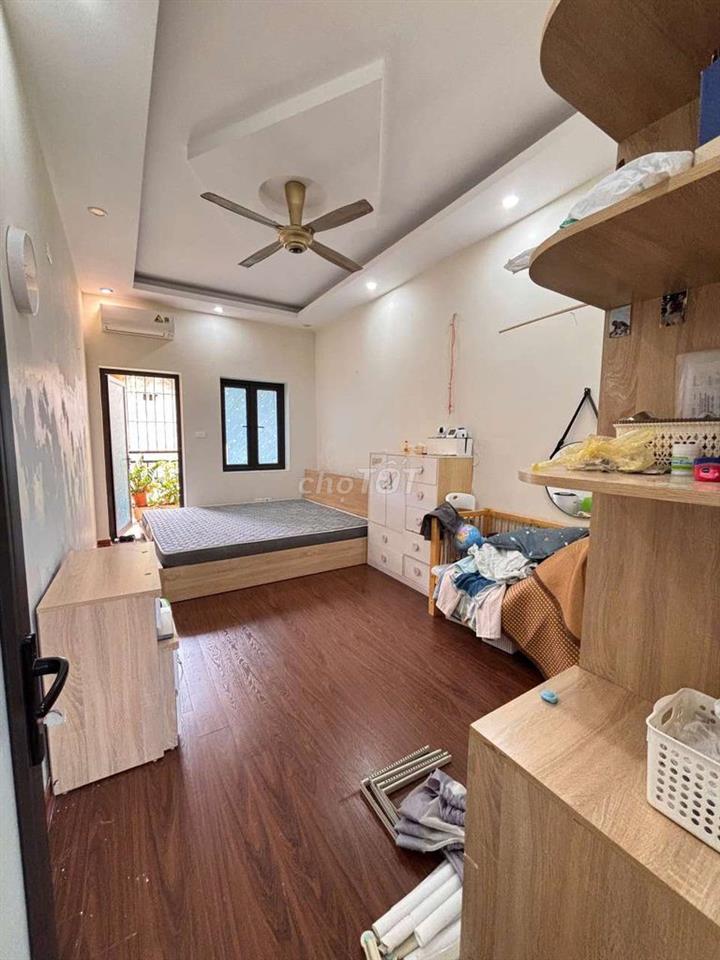 Cho thuê nhà 3PN 3WC Đường Láng, Đống Đa – 15 triệu/tháng