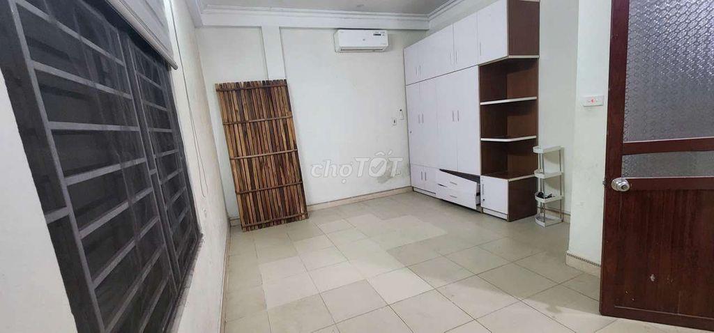 CHO THUÊ NHÀ NGUYÊN CĂN LÁNG HẠ - 50M² - 3 TẦNG - GẦN HỒ HOÀNG CẦU
