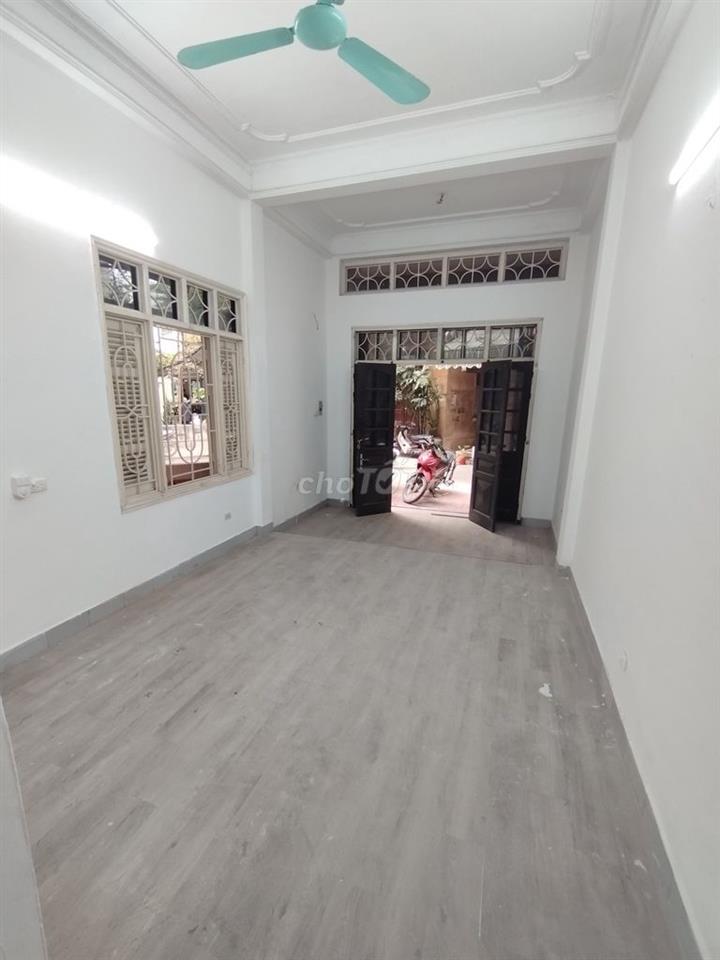 Cho thuê văn phòng 595 Kim Mã, giá ưu đãi 5,9 triệu VND, 30m2