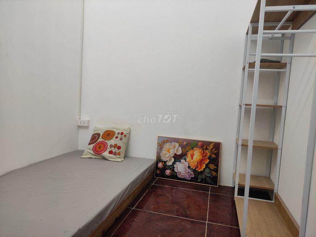 Phòng rẻ đẹp ở 1 người 1.9-2.0 tr  61 hoàng cầu cách đh văn hóa 1 km
