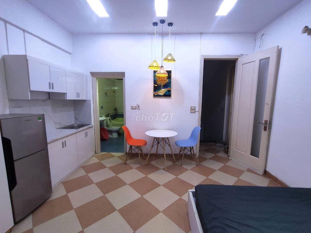 Studio ngõ 92  Đào Tấn – thông phố Phan kế Bính – 5.2 tr