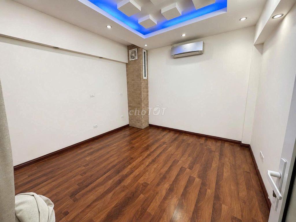 Cho thuê nhà 6 tầng ngõ 86 Duy Tân Giá 25tr/tháng