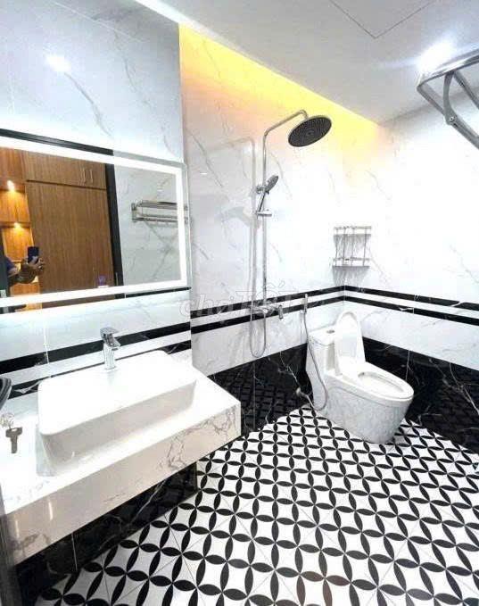 Cho thuê nhà mới 6 tầng, thang máy, Vũ Trọng Phụng- Thanh Xuân 23tr/th