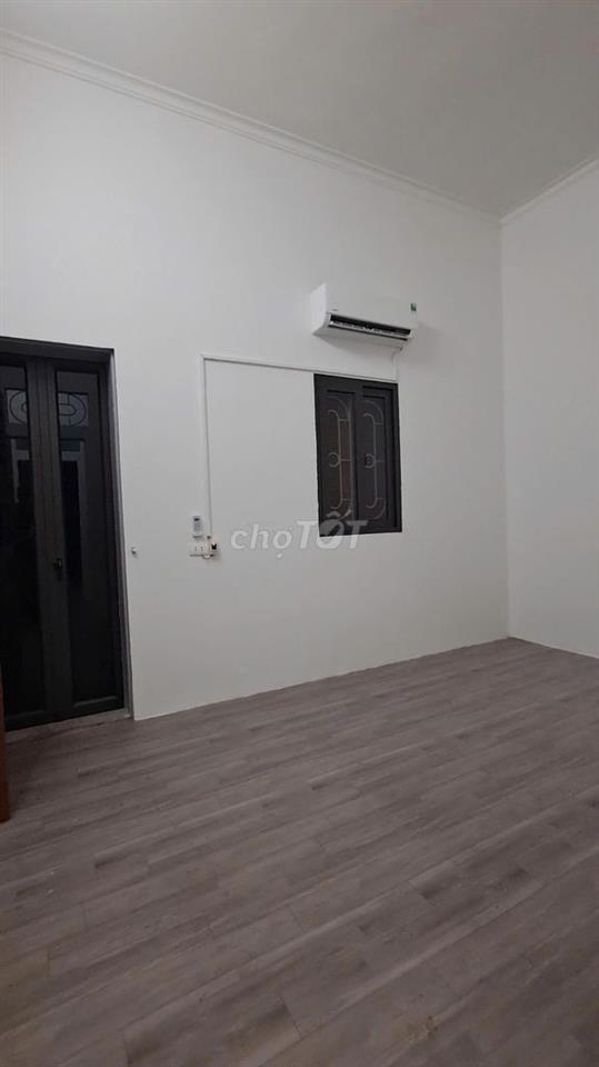 Cho thuê nhà 3 tầng phố Cầu Diễn