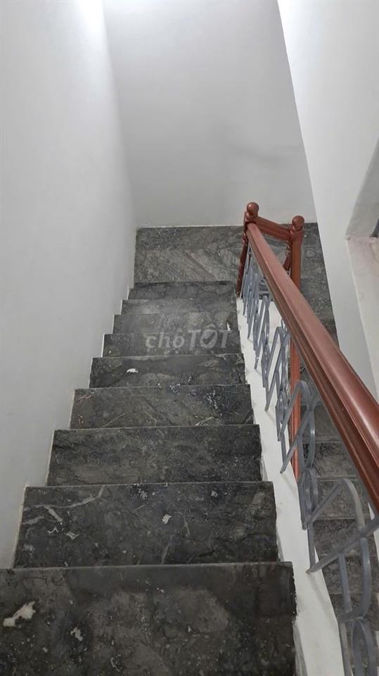 Cho thuê nhà 3 tầng phố Cầu Diễn