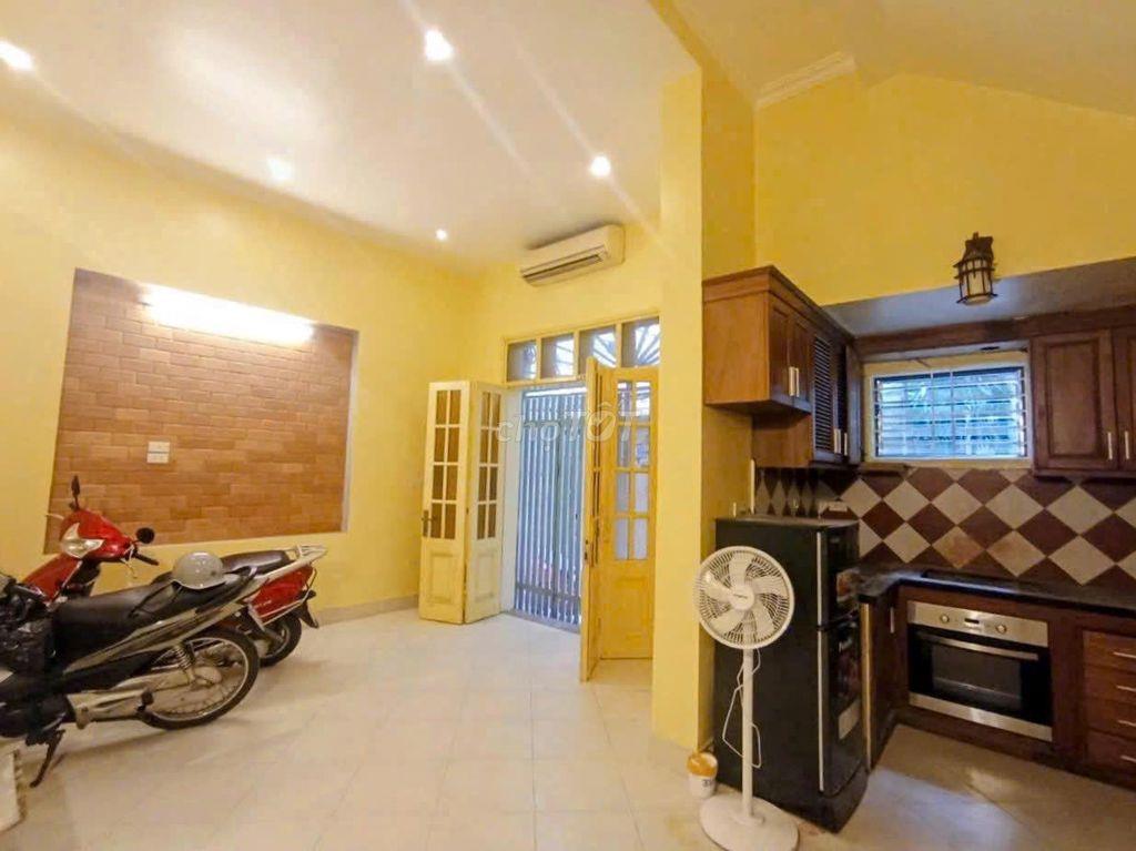 CHO THUÊ NHÀ RIÊNG NGÕ 11 TÔ NGỌC VÂN – TÂY HỒ  15,5 triệu/tháng