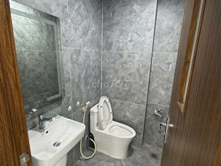 Cho thuê vp phố nguyên hồng,đống đa,dt 68m2,giá 13tr/tháng