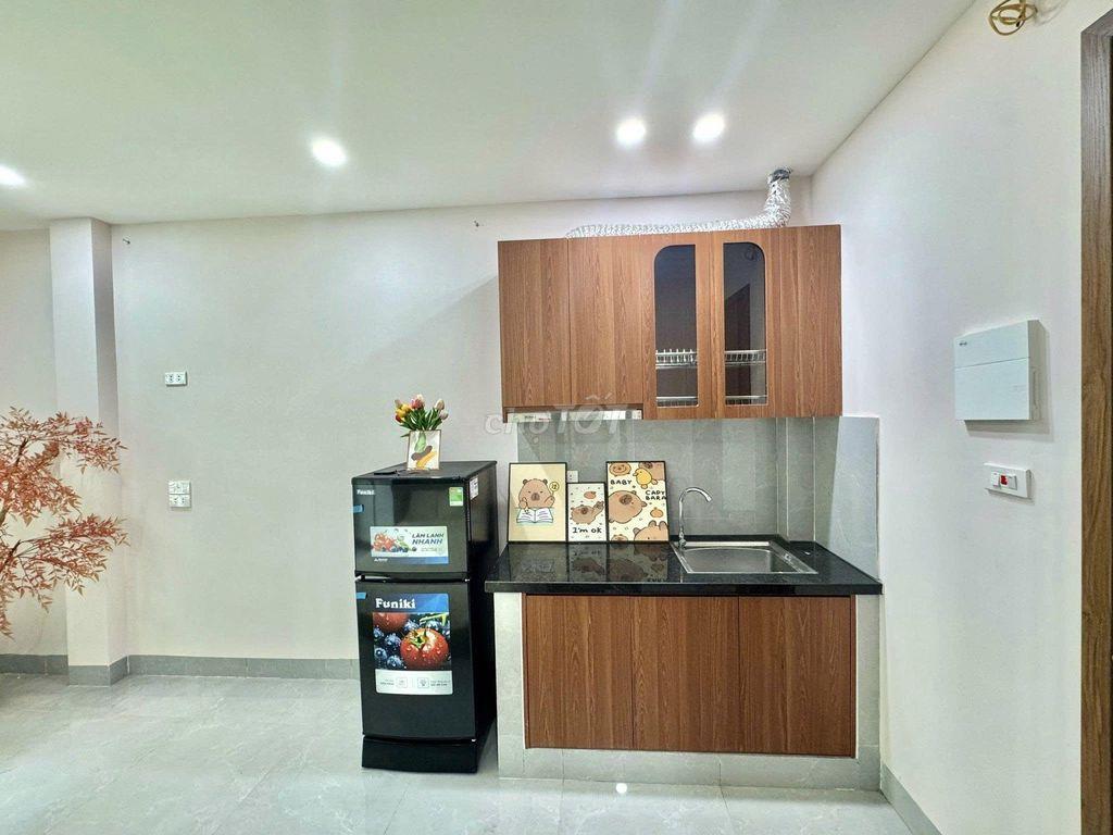 CHO THUÊ CĂN HỘ STUDIO BAN CÔNG NẰM NGAY QUẦN NGỰA, BA ĐÌNH