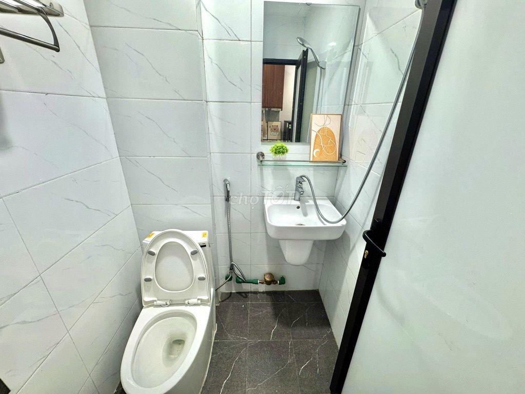 CHO THUÊ CĂN HỘ STUDIO BAN CÔNG NẰM NGAY QUẦN NGỰA, BA ĐÌNH