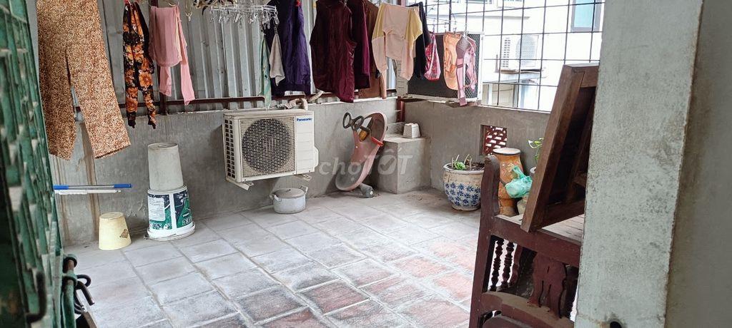 Phòng trọ trong ngõ phố Kim Mã , q.Ba Đình. Chỉ cho khách Nữ .