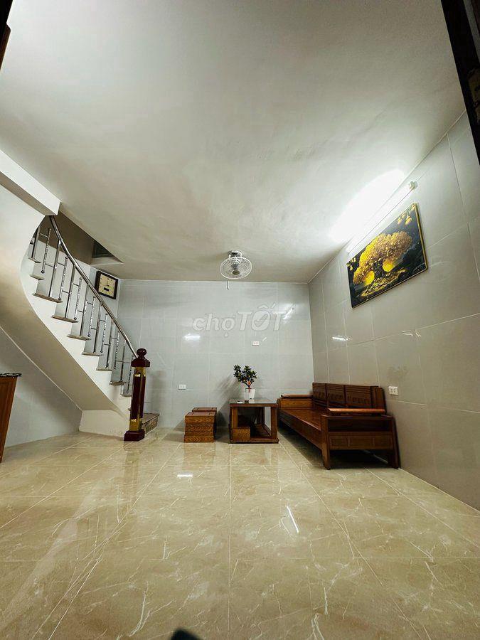 Bán Gấp Nhà Phố Khâm Thiên 25M x 5 tầng Nhỉnh 5 Tỷ, Ngõ Rộng Thoáng
