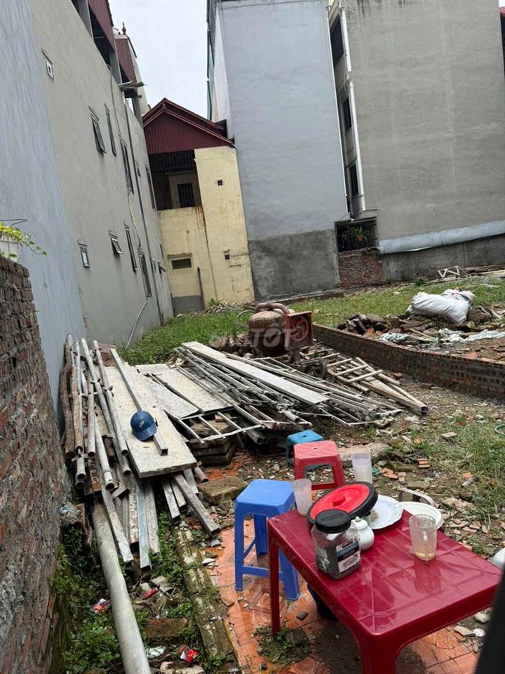CĂN ĐƯỜNG NGÕ Ô TÔ GẦN ĐƯỜNG LỚN TRỤC CHÍNH