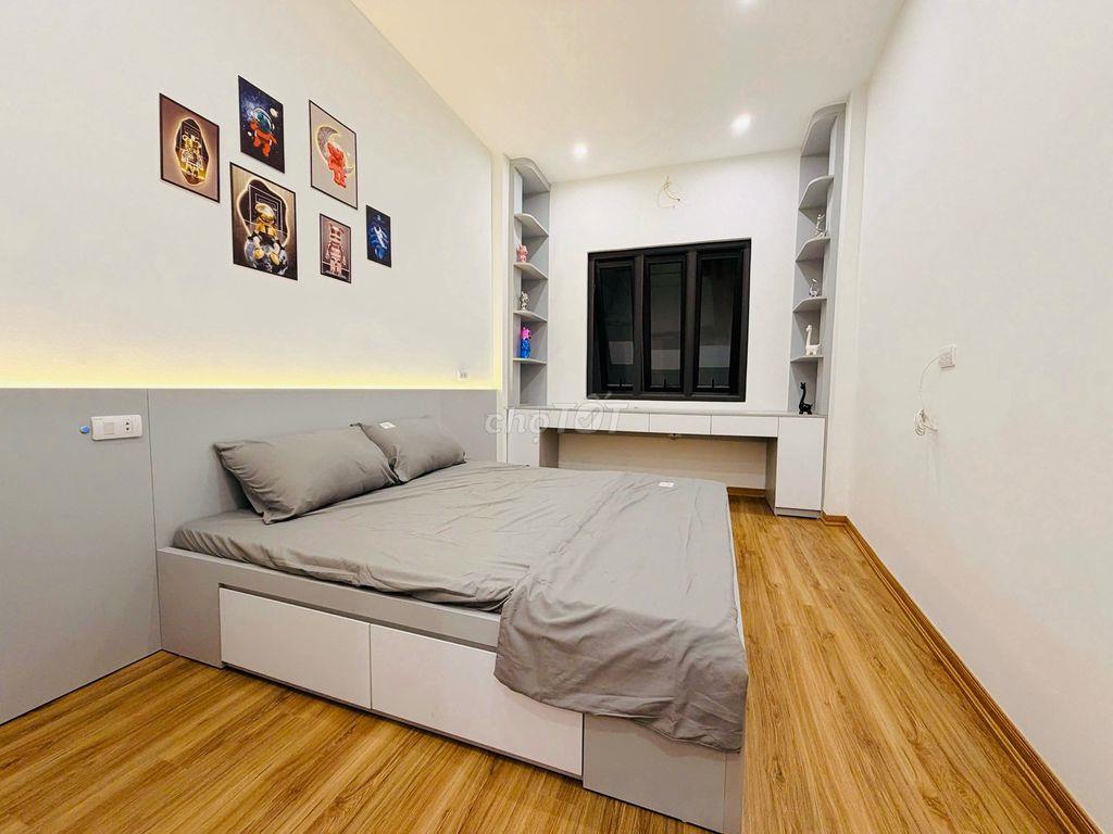 Bán Gấp Nhà Khương Trung, 30M x 5 Tầng, Hai Thoáng,Full Nội Thất