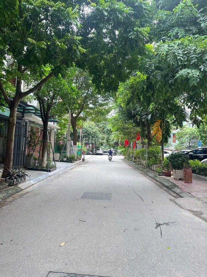 BIỆT THỰ KĐT PHÙNG KHOANG 2 MẶT THOÁNG TRƯỚC SAU, Ô TÔ - KINH DOANH.