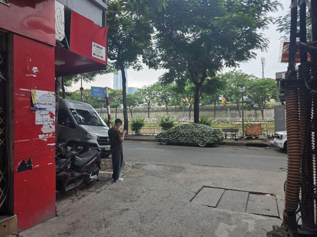 Hiếm_ Trên 7 tỷ_ Nhà 6T_ Phố Quan Hoa, ngõ 3m, cách phố 50m