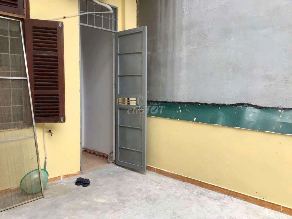 12.5tr, cho thuê nhà riêng Ngõ 21 Lê Văn Lương