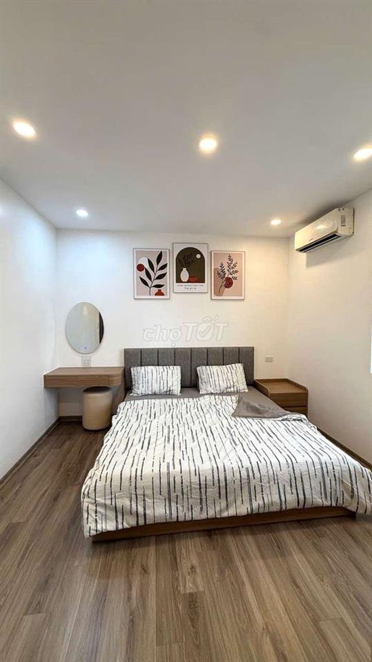 chính chủ tôi cần bán CHCC Nam Trung Yên, 70m 2PN, nội thất cao cấp