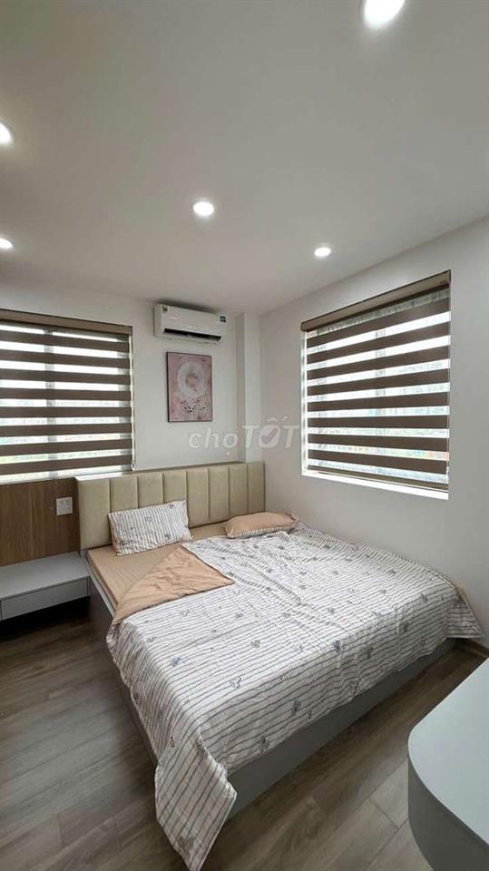 chính chủ tôi cần bán CHCC Nam Trung Yên, 70m 2PN, nội thất cao cấp