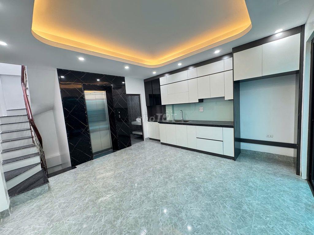 NHÀ ĐẸP Ở NGAY, CỔ NHUẾ, THANG MÁY, 20M RA Ô TÔ, 35M2, CHỈ 8 TỶ
