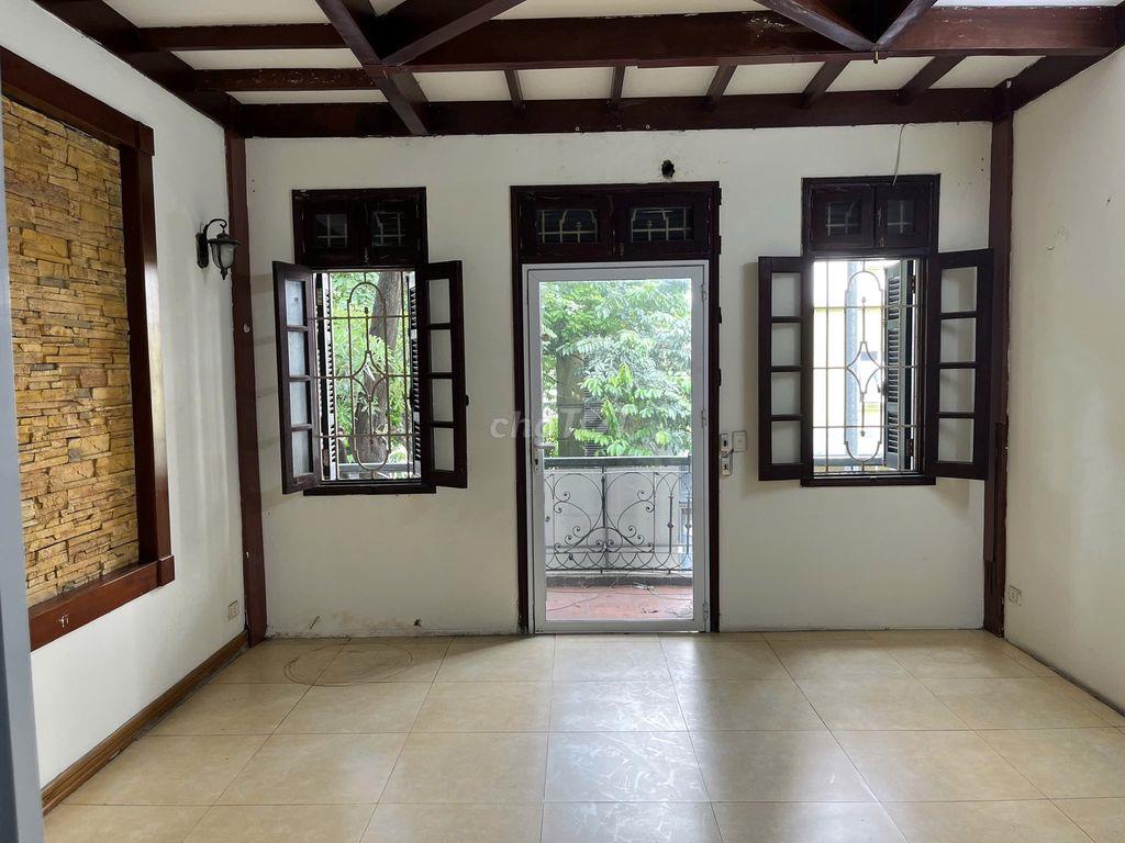 Cho thuê mặt phố Phạm Tuấn Tài, 60m2, 5 tầng, mt 5m, 33 triệu/tháng