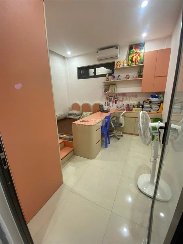 Cho thuê nhà Thái Hà, 75m2 x 2 tầng, 3 ngủ, 3 WC, 17 triệu/tháng