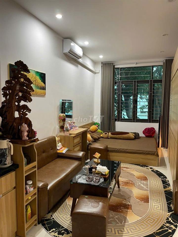 Cho thuê nhà Thái Hà, 75m2 x 2 tầng, 3 ngủ, 3 WC, 17 triệu/tháng