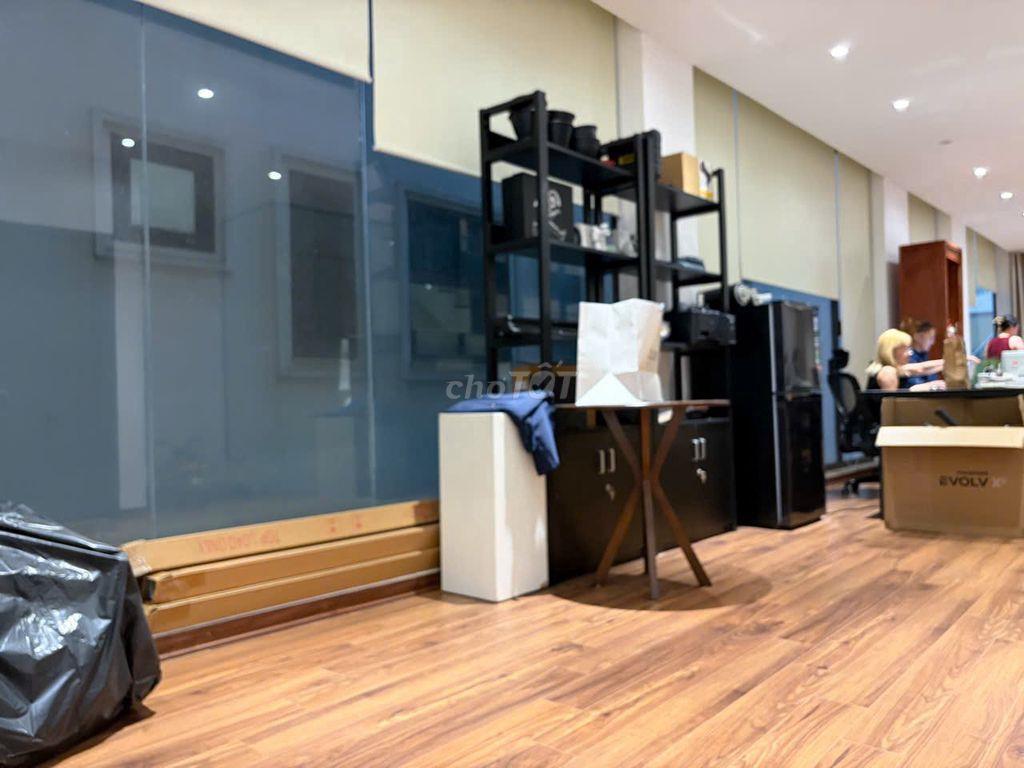 Cho thuê nhà mặt phố Tây Hồ, 100m2, 4 tầng, ô tô, lô góc, 80tr/tháng