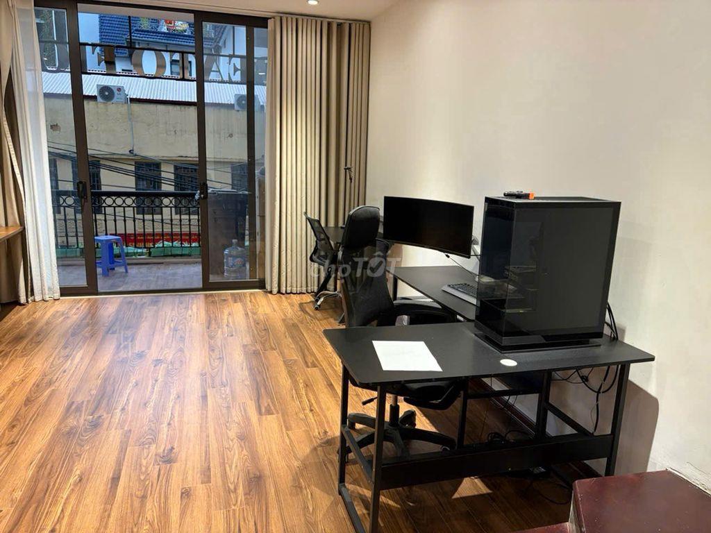 Cho thuê nhà mặt phố Tây Hồ, 100m2, 4 tầng, ô tô, lô góc, 80tr/tháng