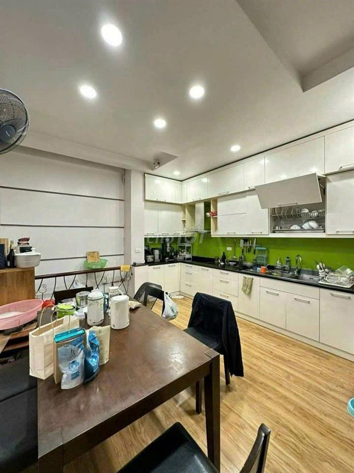 CHO THUÊ NHÀ TẠI NGUYỄN CHÍ THANH, ĐỐNG ĐA, 65M2, 5 TẦNG, 25TR/THÁNG