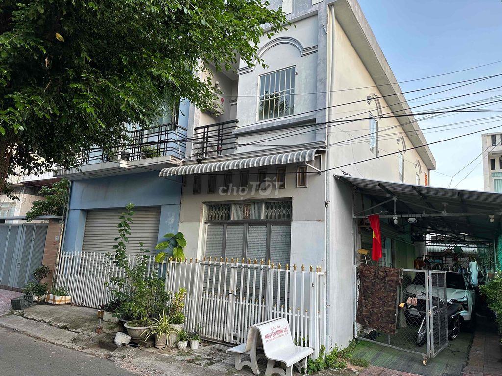 nhà 2 nền góc