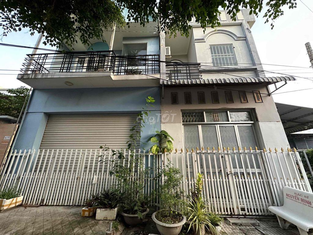 nhà 2 nền góc