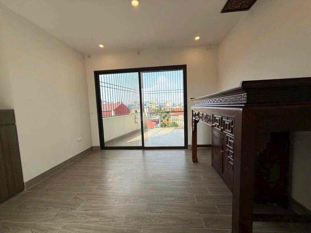 VỠ NỢ BÁN GẤP CĂN NHÀ QUẬN UỶ BẮC TỪ LIÊM MỚI XÂY