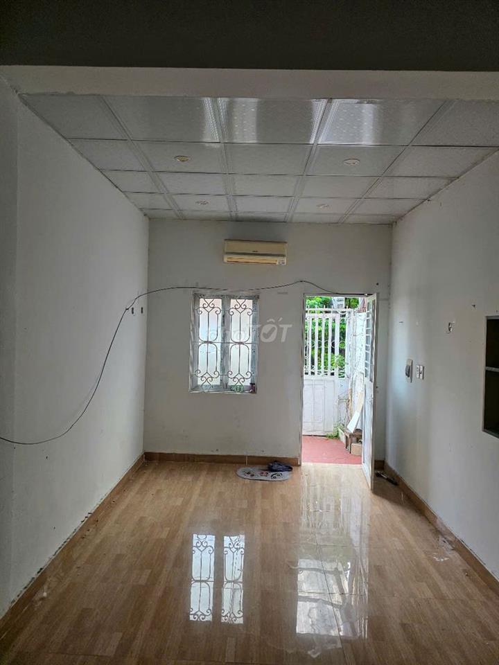 Bán đất nền + nhà cấp  4 siêu hot