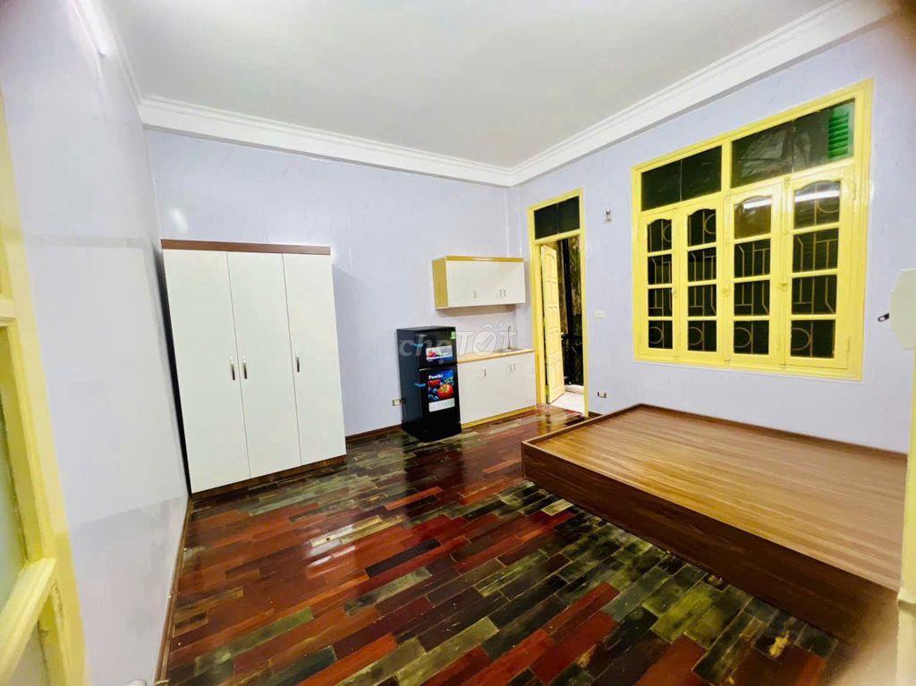 8 phòng mới tinh tại 242 Đường Láng - chân Ga Láng thuận tiện đi lại