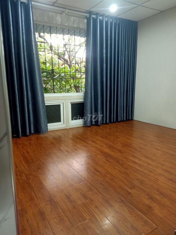 Bán Căn Hộ Tầng 5 Nghĩa Tân, Gần Chợ, 50m2, Giá 2,9 Tỷ.